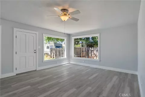 Living - 5259 Farley St, Oroville, CA 95966 photo 2 of 6