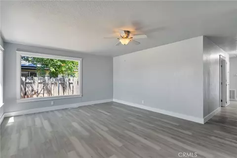 Living - 5259 Farley St, Oroville, CA 95966 photo 3 of 6