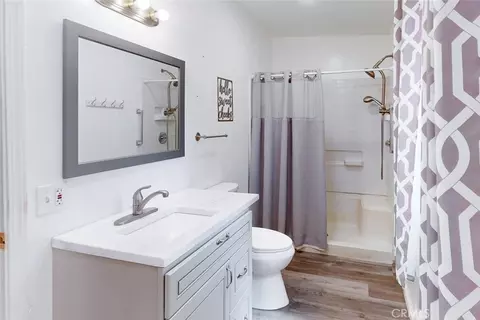 Bath - 2640 Williams Ave, Palermo, CA 95968 photo 4 of 5