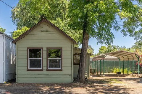 1087 E 9th St, Chico, CA 95928 photo 2