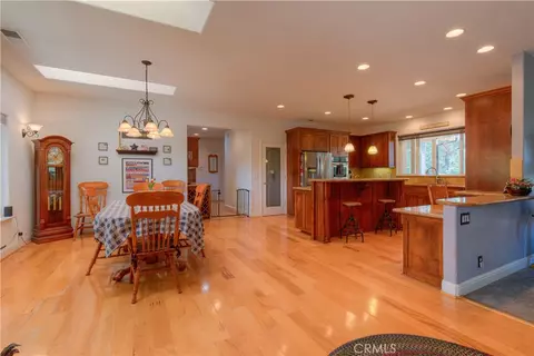 Dining - 260 Orange Ave, Oroville, CA 95966 photo 1 of 2