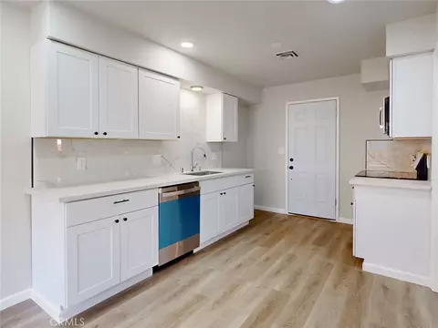 Kitchen - 484 E St, Biggs, CA 95917 photo 4 of 7