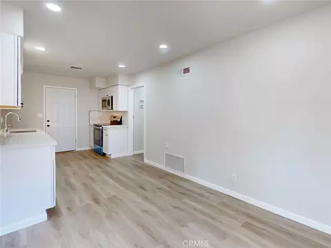 Living - 484 E St, Biggs, CA 95917 photo 10 of 12