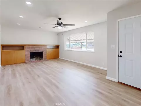 Living - 484 E St, Biggs, CA 95917 photo 2 of 12