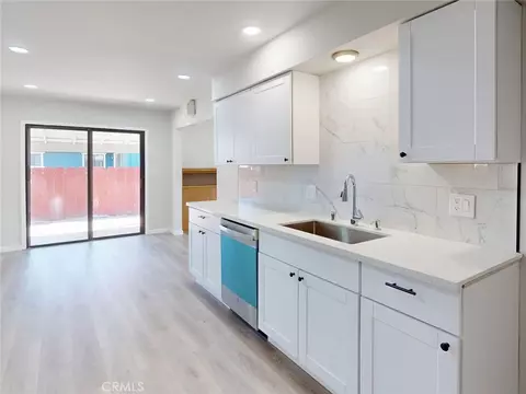 Kitchen - 484 E St, Biggs, CA 95917 photo 2 of 7