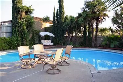404 W Meda Ave, Glendora, CA 91741 photo 1