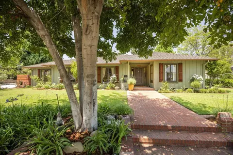 2051 E Woodlyn Rd, Pasadena, CA 91104 photo 1