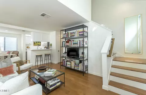 279 E Glenarm St #6, Pasadena, CA 91106