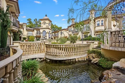 457 S Marengo Ave #3, Pasadena, CA 91101