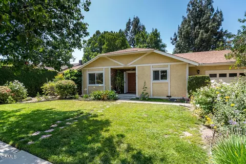 13807 Bradley Ave, Sylmar, CA 91342