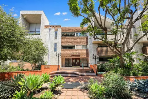 360 S Euclid Ave #124, Pasadena, CA 91101