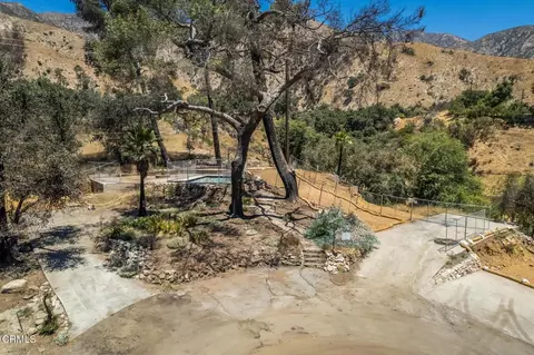 3360 Villa Grove Dr, Altadena, CA 91001