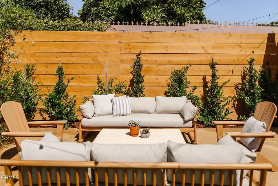 Exterior - 4822 6th Ave, Los Angeles, CA 90043 photo 6 of 8
