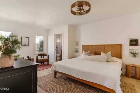 Bedroom - 4822 6th Ave, Los Angeles, CA 90043 photo 1 of 8