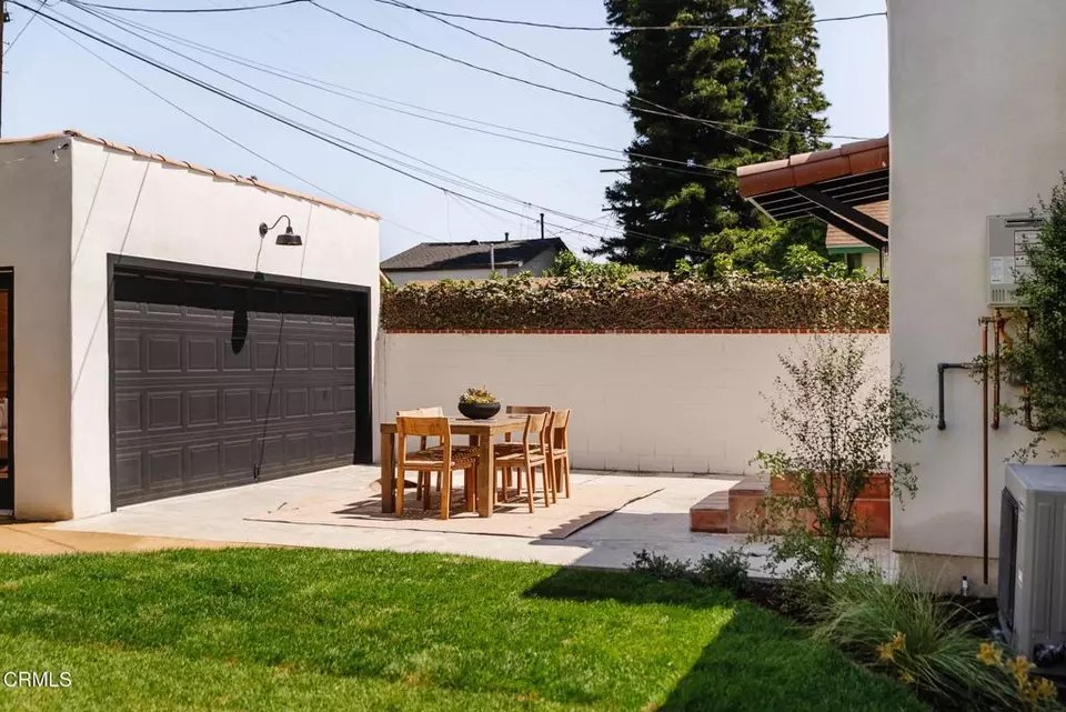 Exterior - 4822 6th Ave, Los Angeles, CA 90043 photo 4 of 8