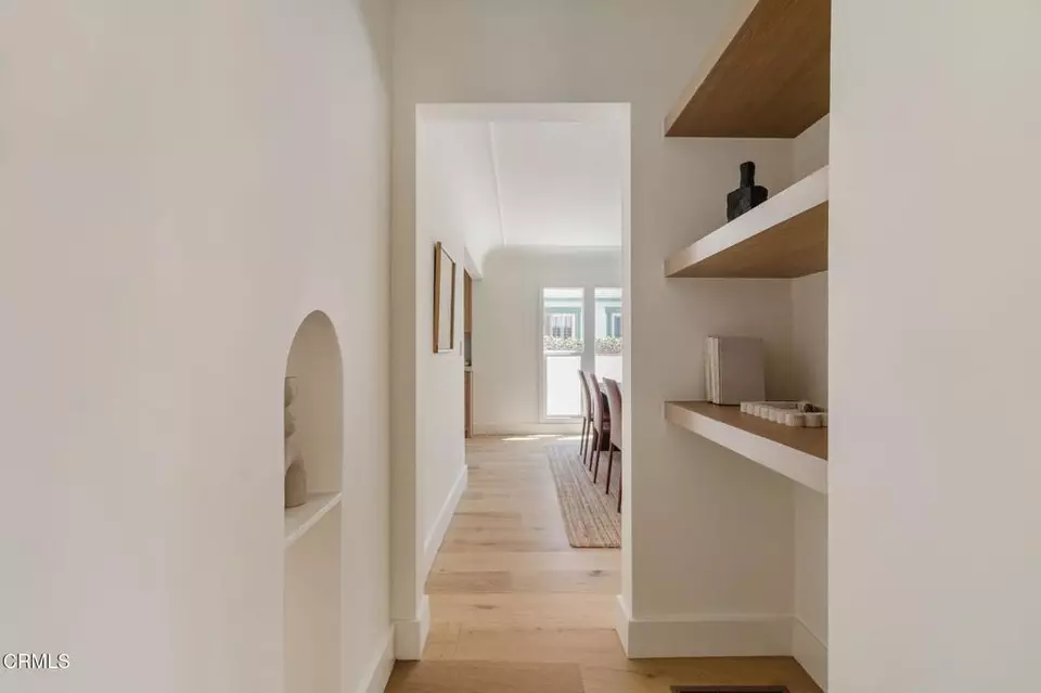 Entry Way - 4822 6th Ave, Los Angeles, CA 90043 photo 4 of 4