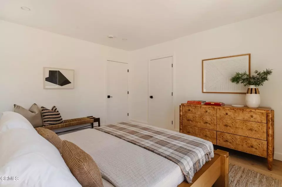 Bedroom - 4822 6th Ave, Los Angeles, CA 90043 photo 6 of 8