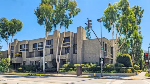 484 E California Blvd #33, Pasadena, CA 91106