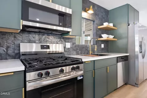 21001 Plummer St #114, Chatsworth, CA 91311