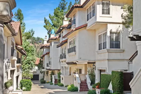 70 N Arroyo Blvd, Pasadena, CA 91105