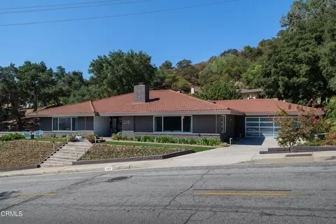 3351 Country Club Dr, Glendale, CA 91208