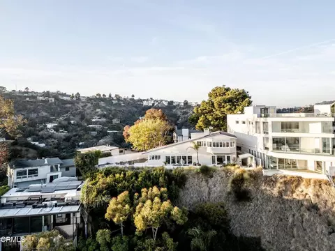 8326 Grand View Dr, Los Angeles, CA 90046