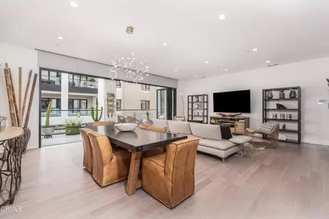 330 W Green St #306, Pasadena, CA 91105