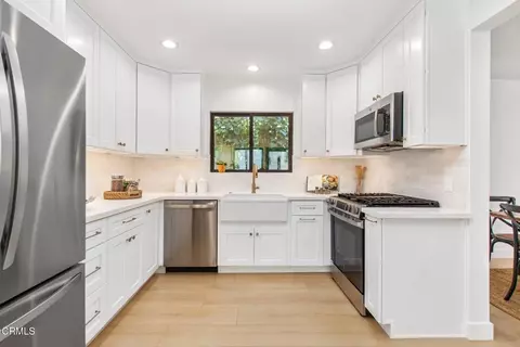3015 Henrietta Ave, La Crescenta, CA 91214