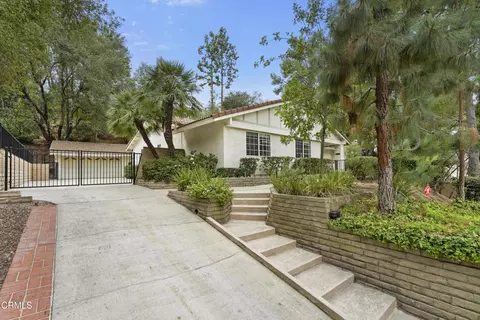 3620 Fullmoon Dr, Glendale, CA 91206