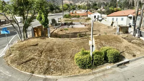 911 Alta Vista Dr, Altadena, CA 91001