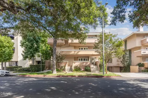 120 S Mentor Ave #202, Pasadena, CA 91106