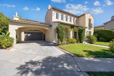 827 W Heritage Oak Ct, Altadena, CA 91001