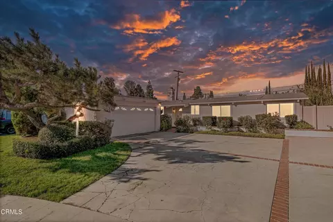 4933 Bruges Ave, Woodland Hills, CA 91364