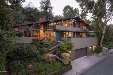 1256 Club House Dr, Pasadena, CA 91105