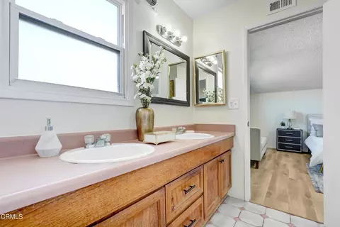 Bath - 16952 Roa Dr, Carson, CA 90746 photo 2 of 2