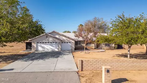 20385 Eyota Rd, Apple Valley, CA 92308