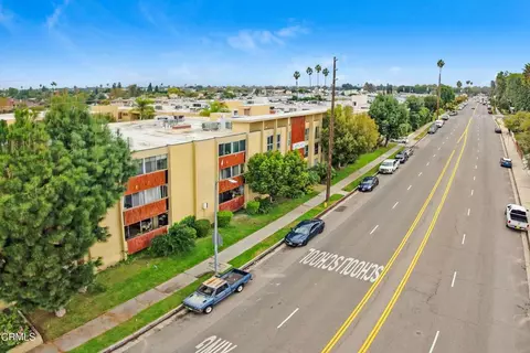 6225 Coldwater Canyon Ave #104, North Hollywood, CA 91606