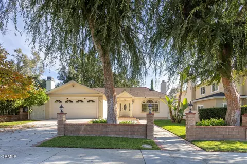 4926 Crown Ave, La Canada Flintridge, CA 91011