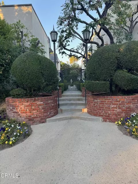 740 S Orange Grove Blvd #7, Pasadena, CA 91105
