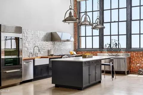 1850 Industrial St #708, Los Angeles, CA 90021