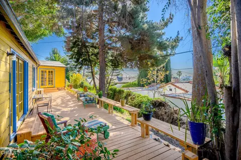 3864 Clayton Ave, Los Angeles, CA 90027