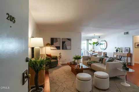 120 S Sierra Madre Blvd #205, Pasadena, CA 91107