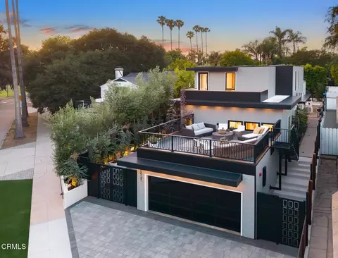 10747 Valleyheart Dr, Studio City, CA 91604