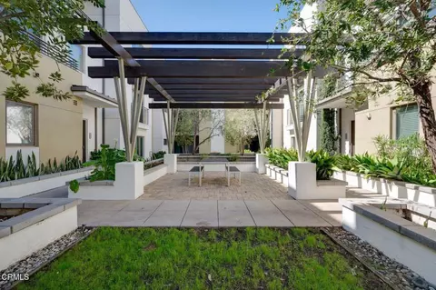 Exterior - 239 S Marengo Ave #303, Pasadena, CA 91101 photo 2 of 4