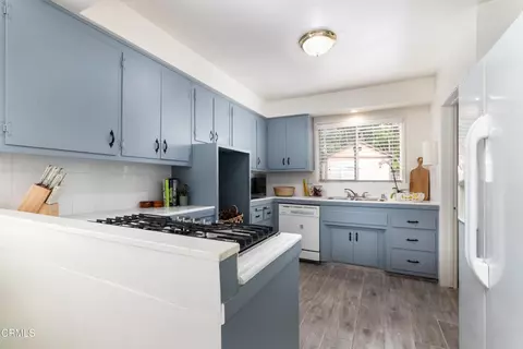 Kitchen - 1305 Solita Rd, Pasadena, CA 91103 photo 2 of 3