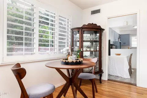 Dining - 1305 Solita Rd, Pasadena, CA 91103 photo 2 of 5