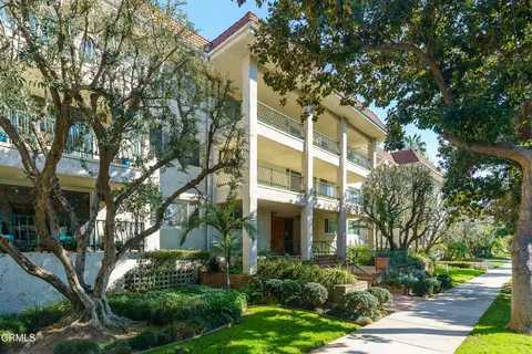 420 S Madison Ave #203, Pasadena, CA 91101