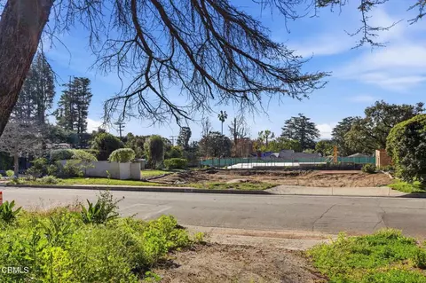 1860 Homewood Dr, Altadena, CA 91001