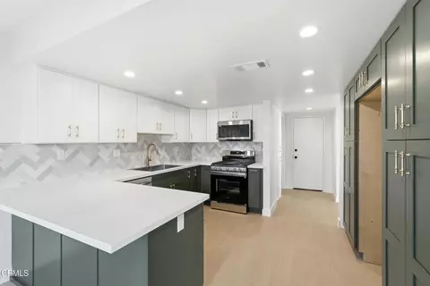 823 Earlham St #4, Pasadena, CA 91101