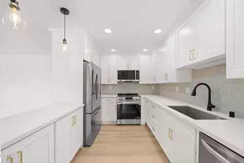 Kitchen - 5300 E Atherton St #2F, Long Beach, CA 90815 photo 2 of 2